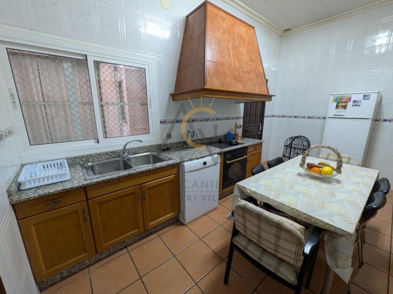 5 slaapkamer Huis te koop in Monovar / Monover met garage - € 243.500 (Ref: 9892471)