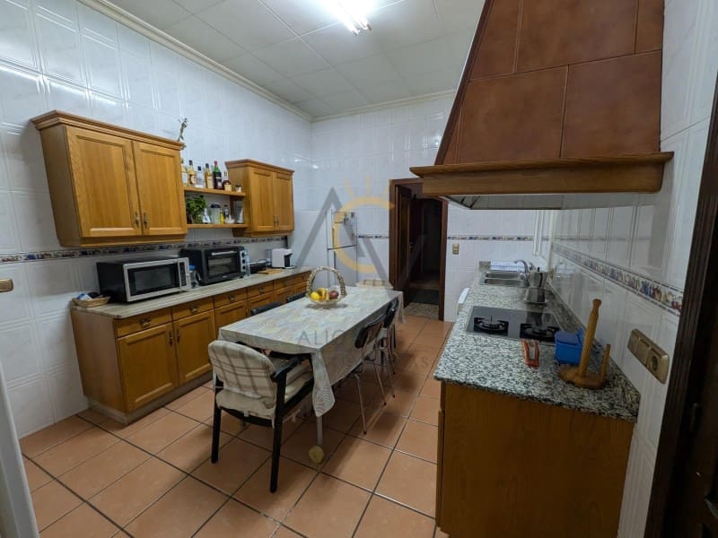 5 slaapkamer Huis te koop in Monovar / Monover met garage - € 243.500 (Ref: 9892471)