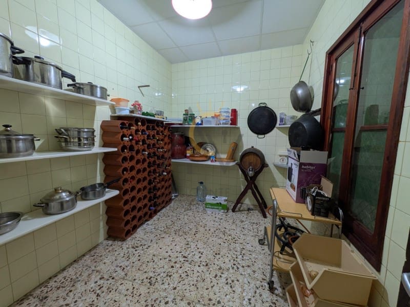 5 slaapkamer Huis te koop in Monovar / Monover met garage - € 243.500 (Ref: 9892471)