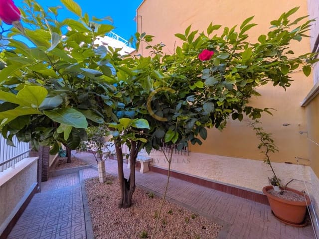 5 slaapkamer Huis te koop in Monóvar / Monóver met garage - € 243.500 (Ref: 9892471)
