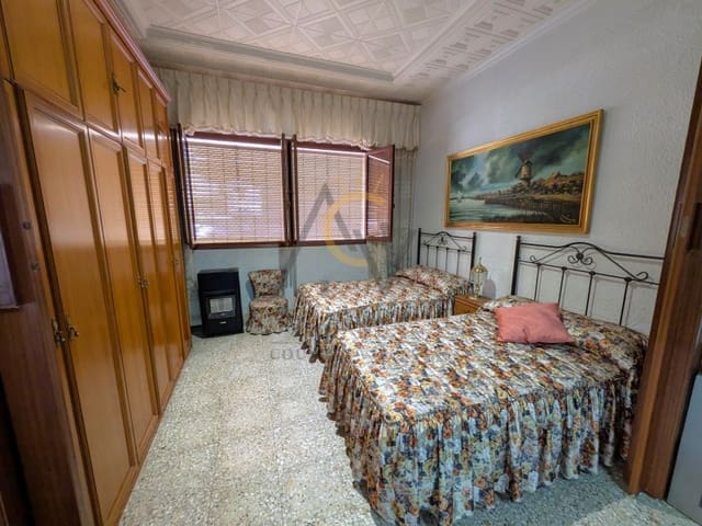 5 slaapkamer Huis te koop in Monóvar / Monóver met garage - € 243.500 (Ref: 9892471)