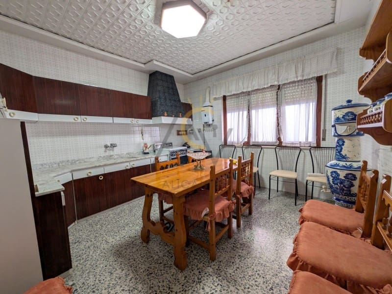 5 slaapkamer Huis te koop in Monovar / Monover met garage - € 243.500 (Ref: 9892471)