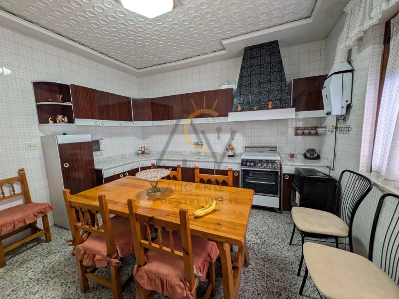 5 slaapkamer Huis te koop in Monovar / Monover met garage - € 243.500 (Ref: 9892471)