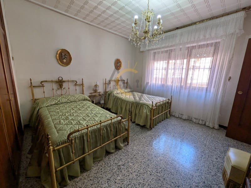 5 slaapkamer Huis te koop in Monovar / Monover met garage - € 243.500 (Ref: 9892471)