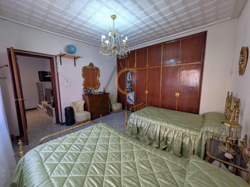 5 slaapkamer Huis te koop in Monovar / Monover met garage - € 243.500 (Ref: 9892471)