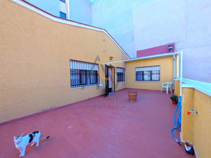 5 slaapkamer Huis te koop in Monovar / Monover met garage - € 243.500 (Ref: 9892471)
