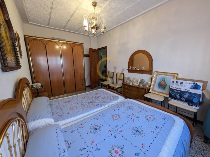 5 slaapkamer Huis te koop in Monovar / Monover met garage - € 243.500 (Ref: 9892471)