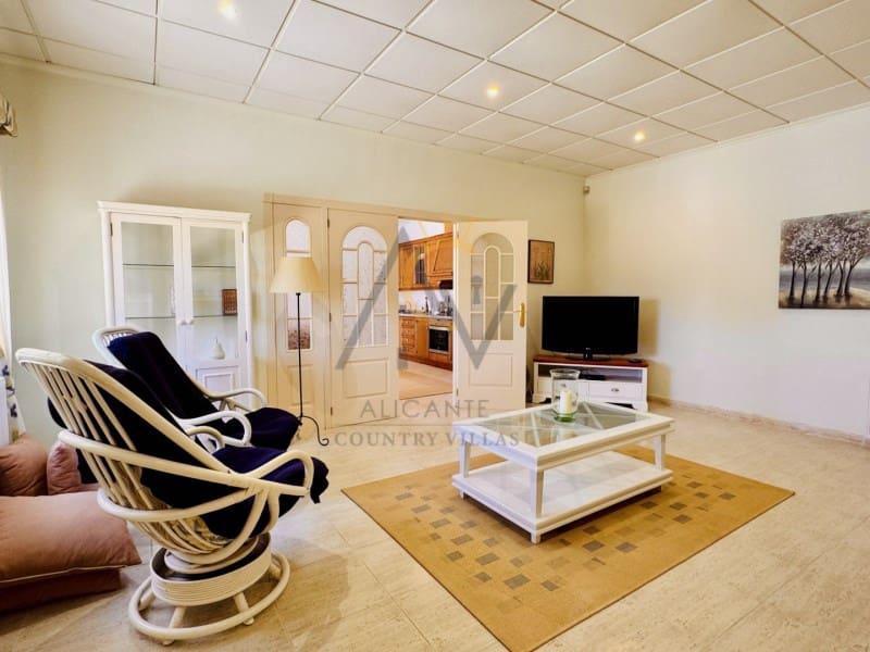 6 soveværelse Villa til salg i Aspe med swimmingpool garage - € 650.000 (Ref: 9942051)