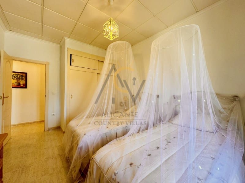 6 soveværelse Villa til salg i Aspe med swimmingpool garage - € 650.000 (Ref: 9942051)