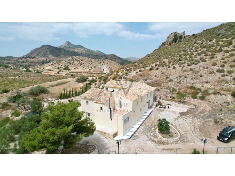 4 slaapkamer Finca/Landhuis te koop in Aspe met zwembad - € 369.000 (Ref: 9970337)