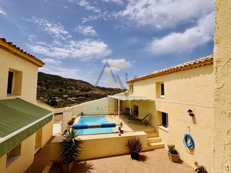 4 slaapkamer Finca/Landhuis te koop in Aspe met zwembad - € 369.000 (Ref: 9970337)