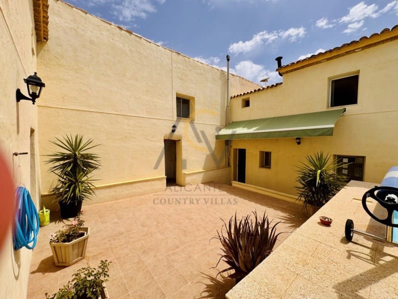 4 slaapkamer Finca/Landhuis te koop in Aspe met zwembad - € 369.000 (Ref: 9970337)