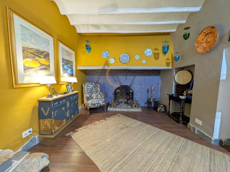 4 bedroom Finca/Country House for sale in La Romana with pool - € 299,995 (Ref: 9973050)