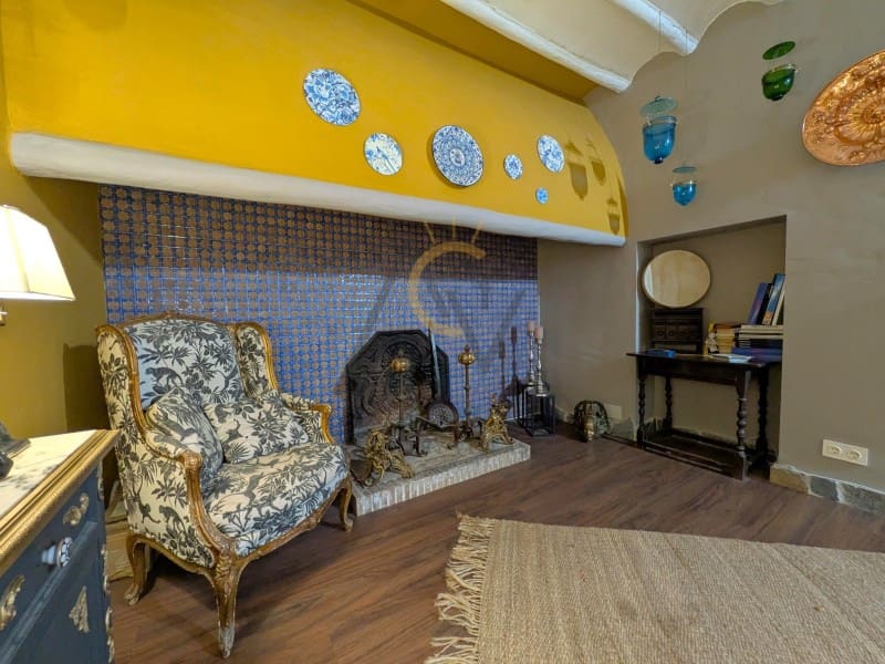 4 bedroom Finca/Country House for sale in La Romana with pool - € 299,995 (Ref: 9973050)