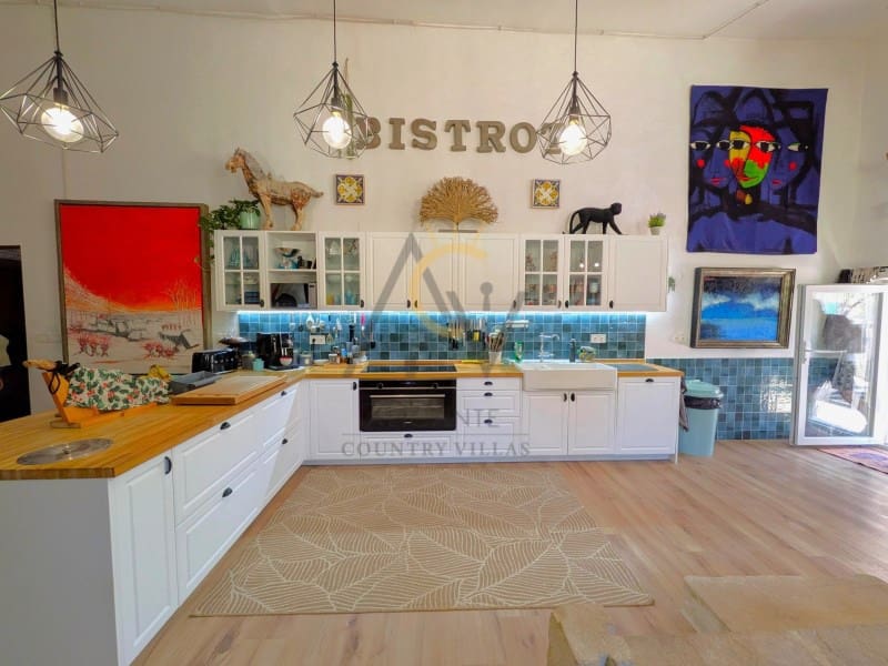4 bedroom Finca/Country House for sale in La Romana with pool - € 299,995 (Ref: 9973050)