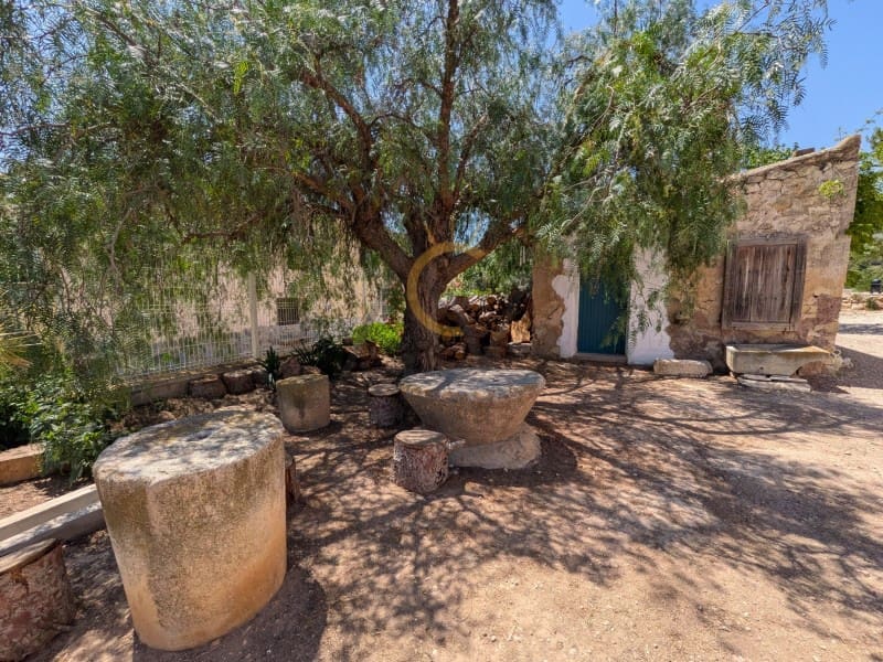 4 bedroom Finca/Country House for sale in La Romana with pool - € 299,995 (Ref: 9973050)