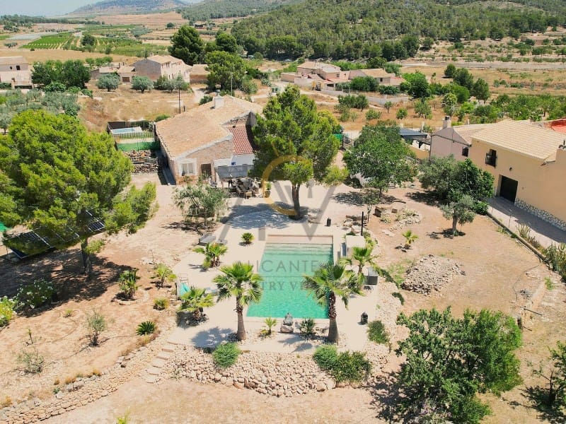 4 bedroom Finca/Country House for sale in La Romana with pool - € 299,995 (Ref: 9973050)