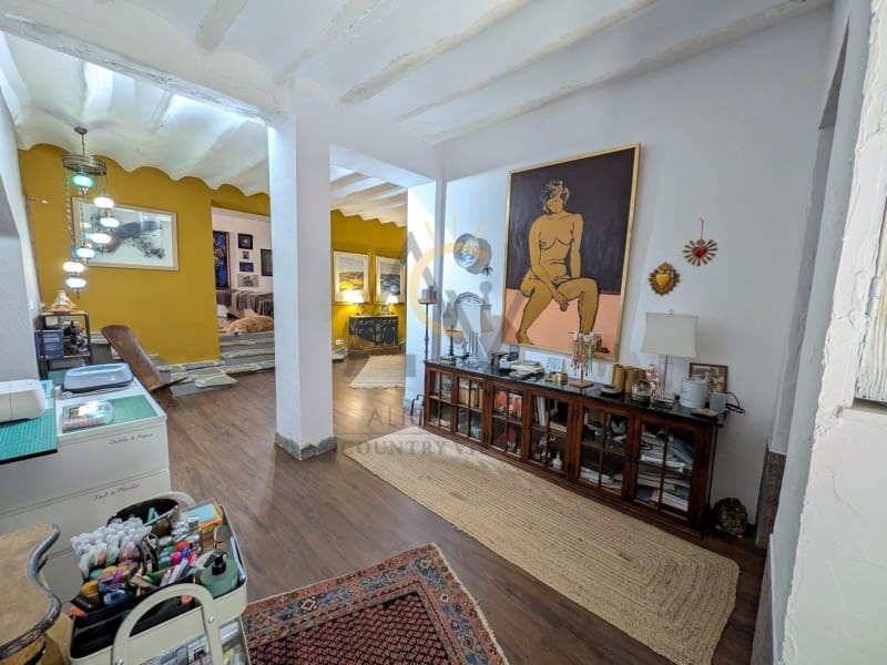 4 bedroom Finca/Country House for sale in La Romana with pool - € 299,995 (Ref: 9973050)