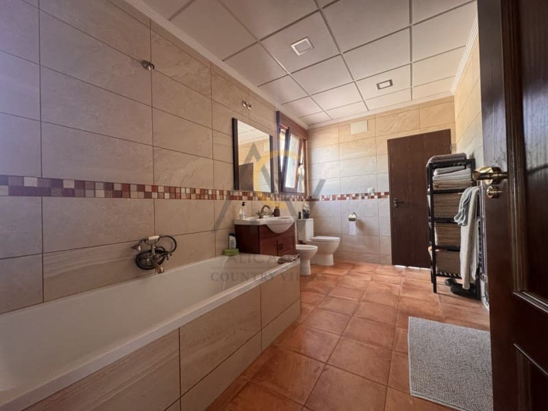6 sovrum Villa till salu i Hondon de las Nieves - 695 000 € (Ref: 9975050)