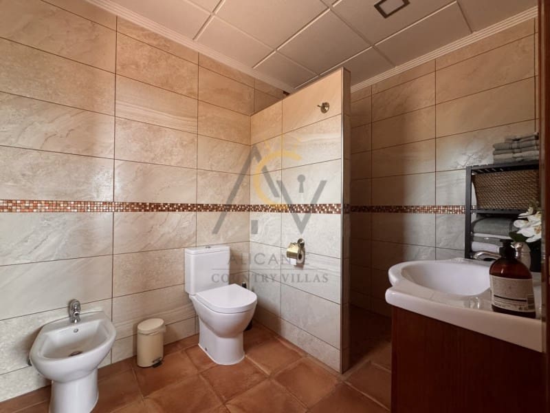 6 sovrum Villa till salu i Hondon de las Nieves - 695 000 € (Ref: 9975050)
