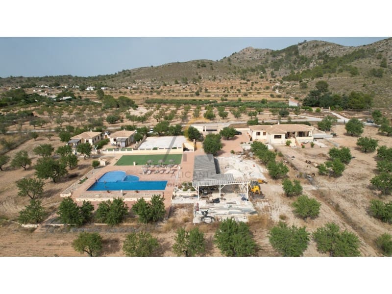 6 sovrum Villa till salu i Hondon de las Nieves - 695 000 € (Ref: 9975050)