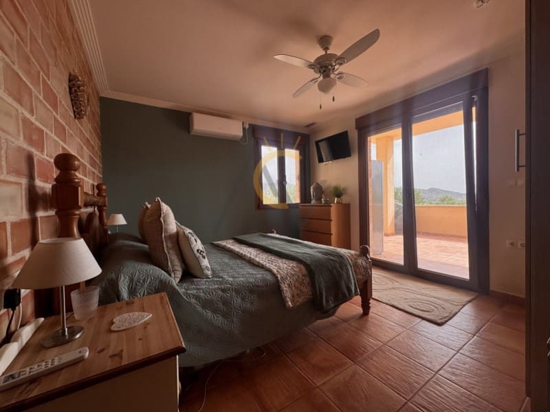 6 sovrum Villa till salu i Hondon de las Nieves - 695 000 € (Ref: 9975050)
