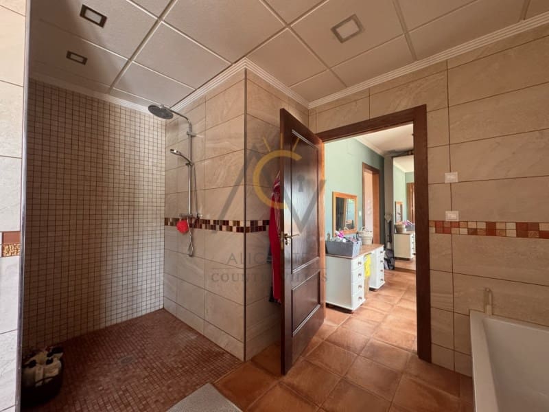 6 sovrum Villa till salu i Hondon de las Nieves - 695 000 € (Ref: 9975050)