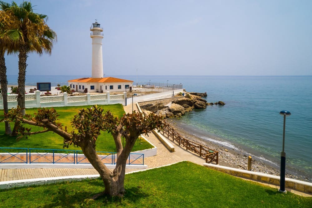 Piso de 2 habitaciones en Torrox en venta con piscina garaje - 255.000 € (Ref: 10001302)