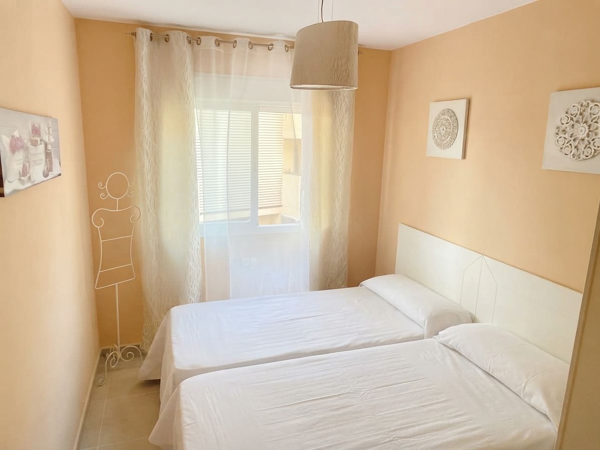 Piso de 2 habitaciones en Torrox en venta con piscina garaje - 255.000 € (Ref: 10001302)