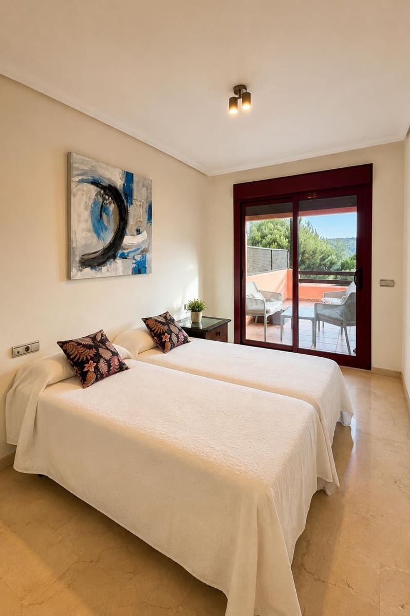 Piso de 3 habitaciones en Casares en venta con piscina garaje - 490.000 € (Ref: 10004845)