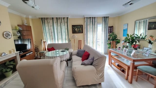4 soverom Villa til salgs i Rincón de la Victoria med svømmebasseng garasje - € 615 000 (Ref: 10153835)