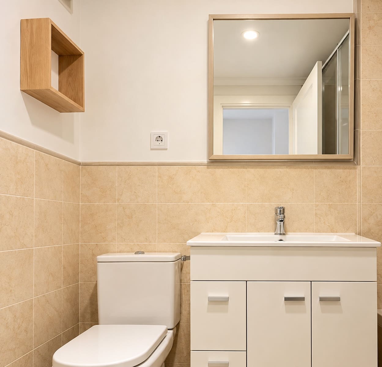 Piso de 2 habitaciones en Manilva en venta con piscina garaje - 255.000 € (Ref: 10160601)