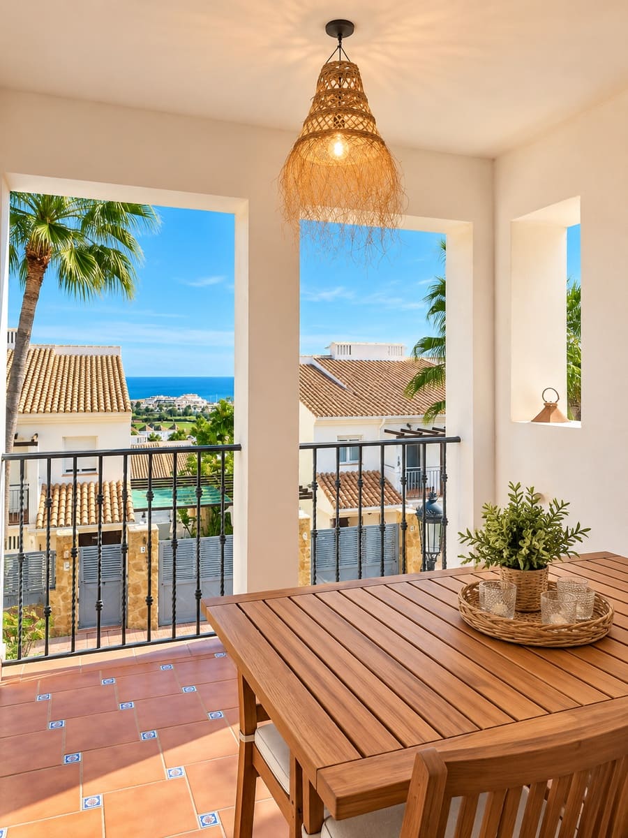 Piso de 2 habitaciones en Manilva en venta con piscina garaje - 255.000 € (Ref: 10160601)