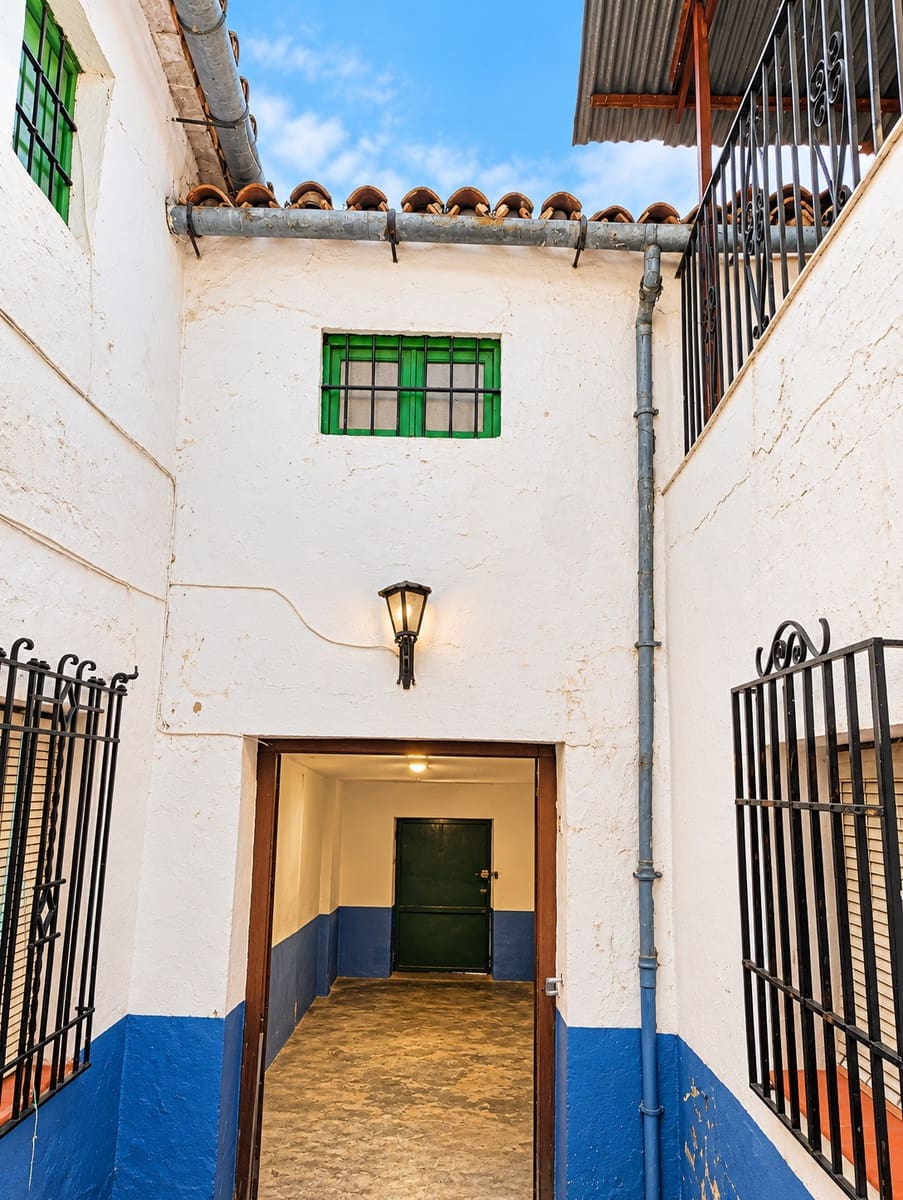 Chalet de 10 habitaciones en Arriate en venta con piscina - 450.000 € (Ref: 10163311)