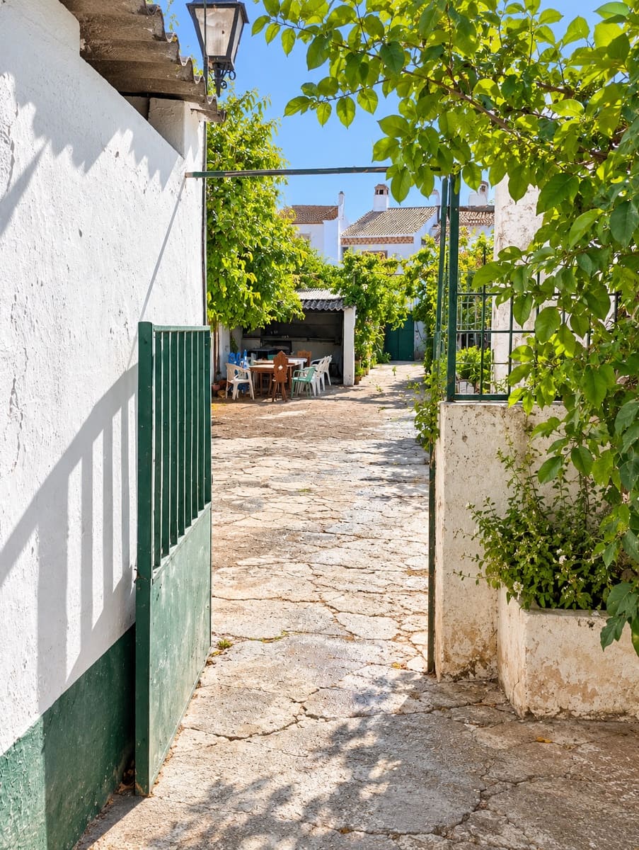 Chalet de 10 habitaciones en Arriate en venta con piscina - 450.000 € (Ref: 10163311)