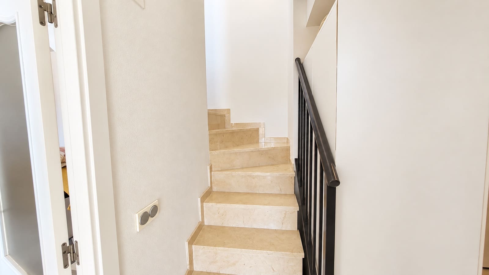Ático de 2 habitaciones en Rincón de la Victoria en venta con piscina garaje - 425.000 € (Ref: 10171948)