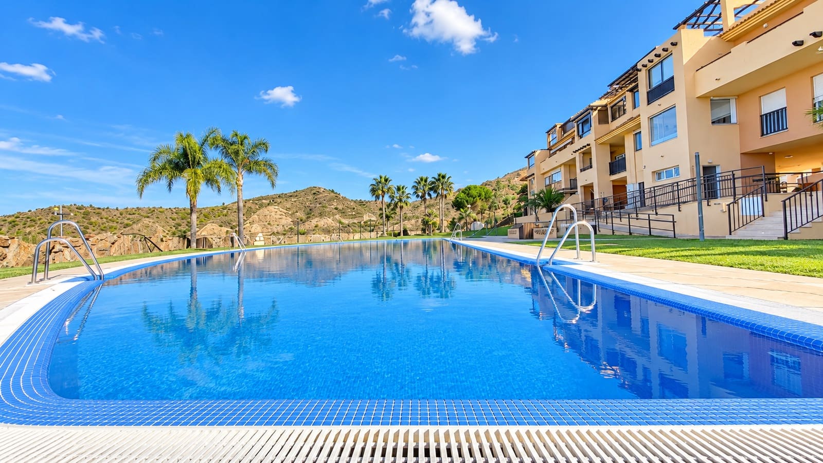 Ático de 2 habitaciones en Rincón de la Victoria en venta con piscina garaje - 425.000 € (Ref: 10171948)