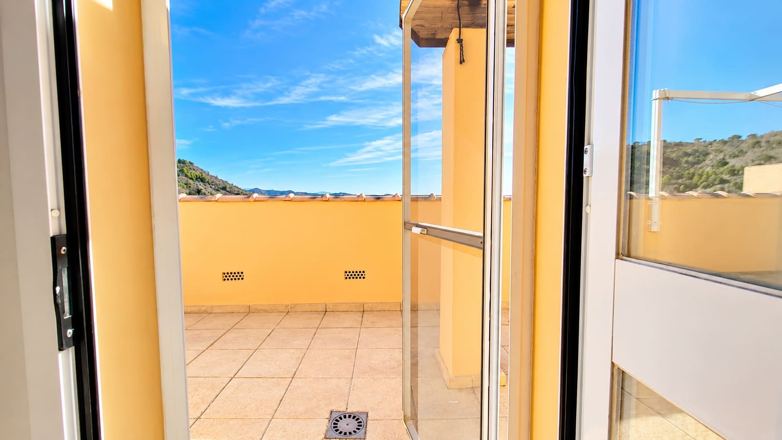 Ático de 2 habitaciones en Rincón de la Victoria en venta con piscina garaje - 425.000 € (Ref: 10171948)