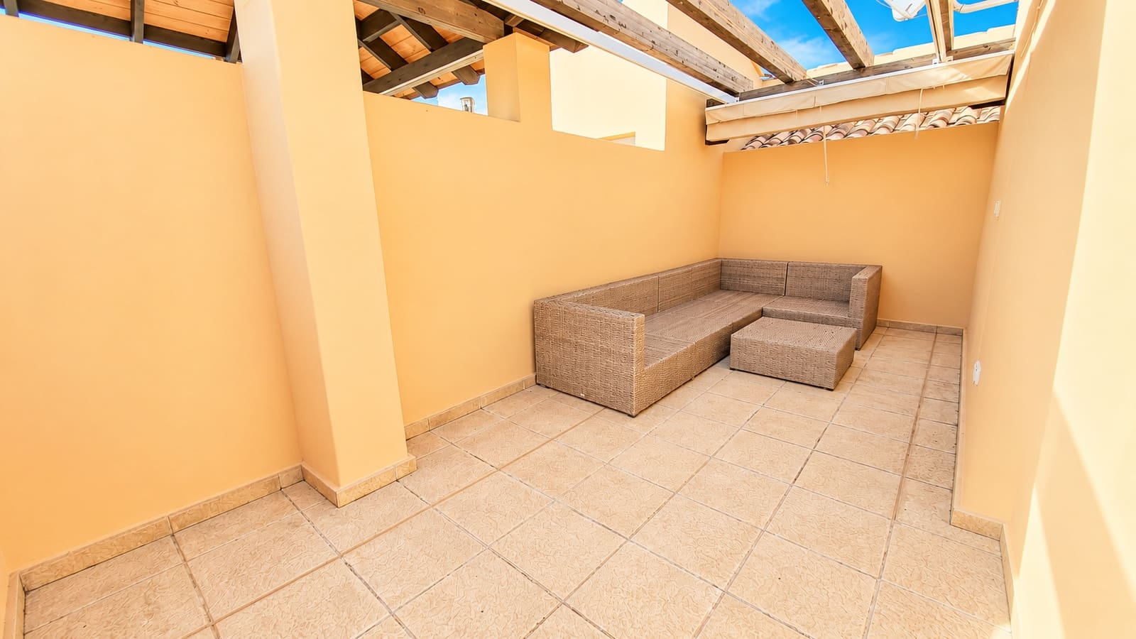 Ático de 2 habitaciones en Rincón de la Victoria en venta con piscina garaje - 425.000 € (Ref: 10171948)