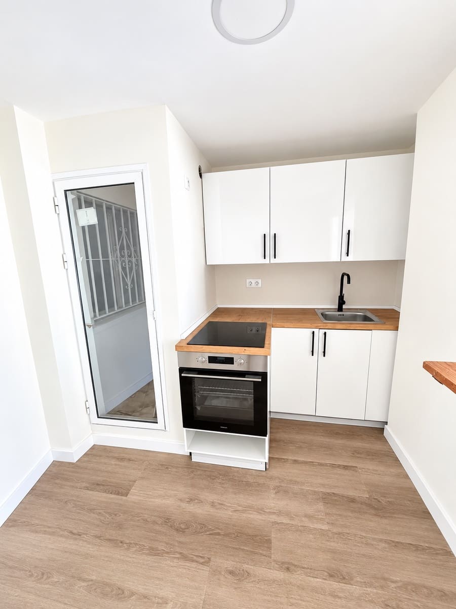 3 bedroom Flat for sale in Velez-Malaga - € 199,000 (Ref: 10177601)