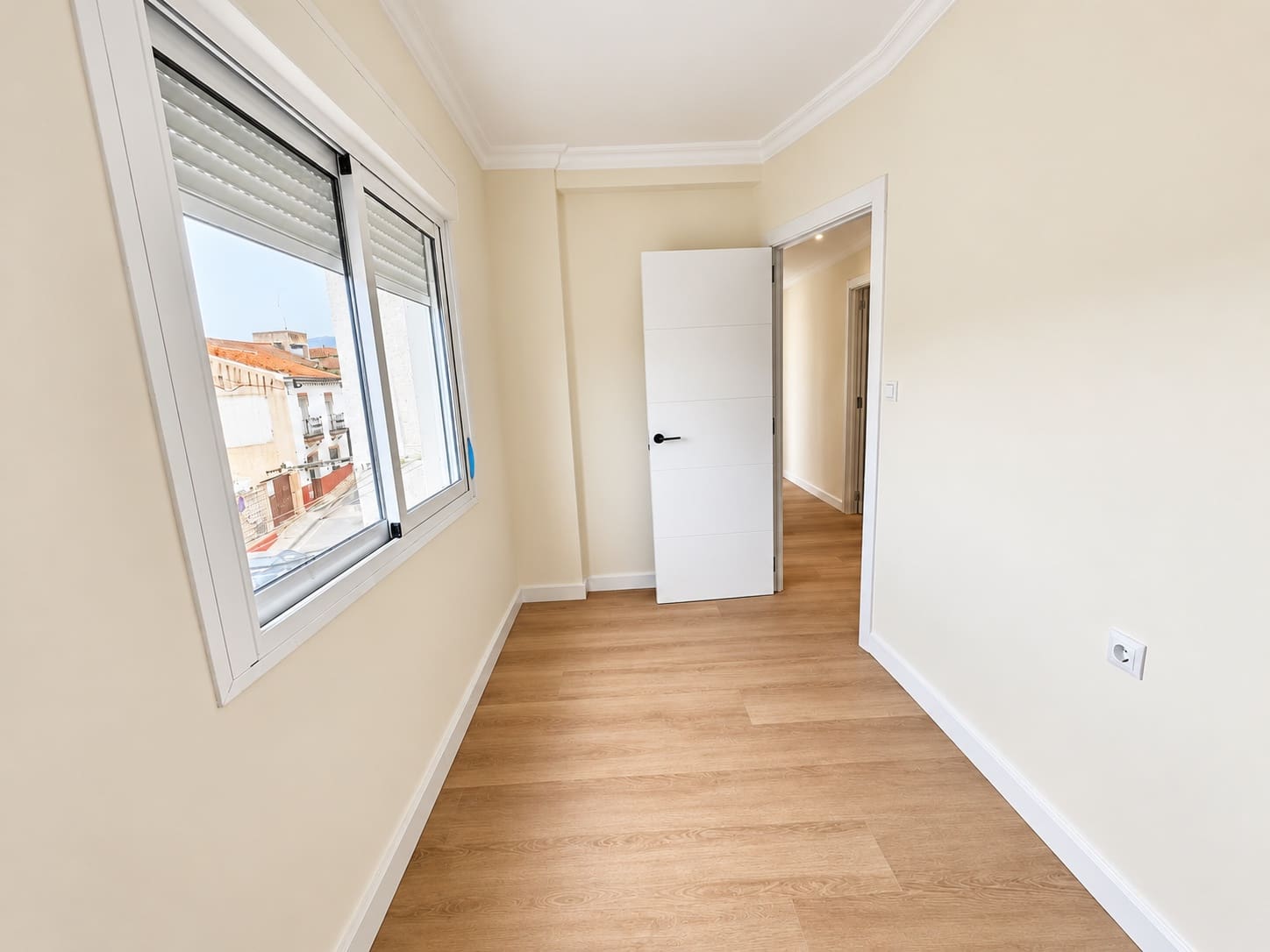 3 bedroom Flat for sale in Velez-Malaga - € 199,000 (Ref: 10177601)
