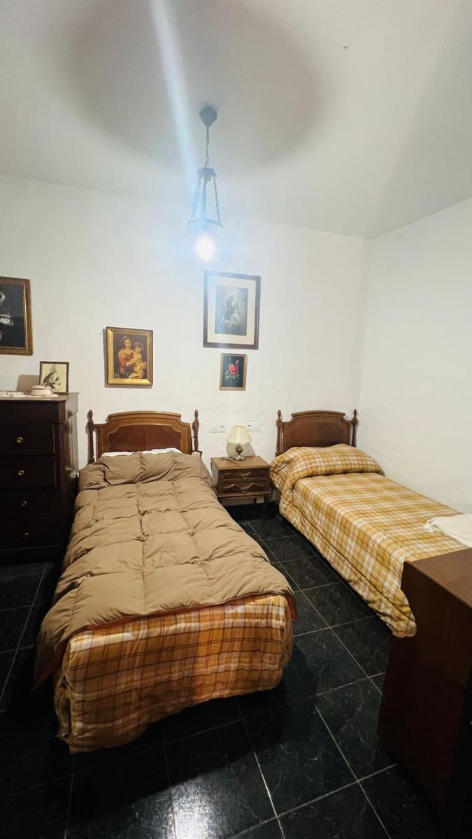 6 slaapkamer Villa te koop in Alora met garage - € 250.000 (Ref: 10182102)