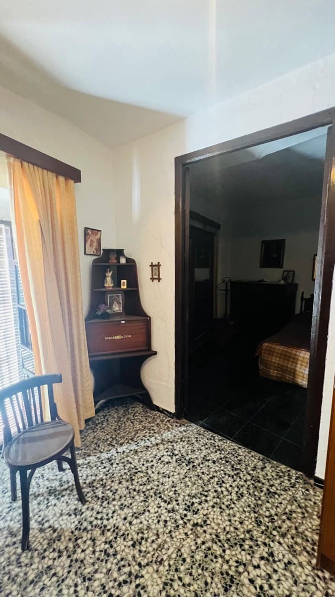 6 slaapkamer Villa te koop in Alora met garage - € 250.000 (Ref: 10182102)