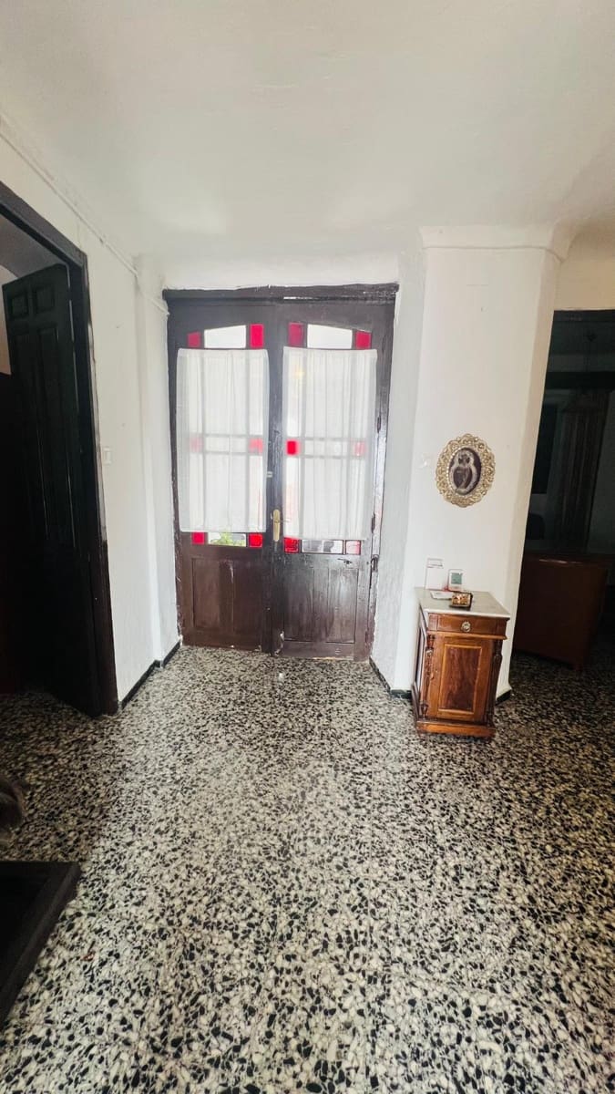 6 slaapkamer Villa te koop in Alora met garage - € 250.000 (Ref: 10182102)
