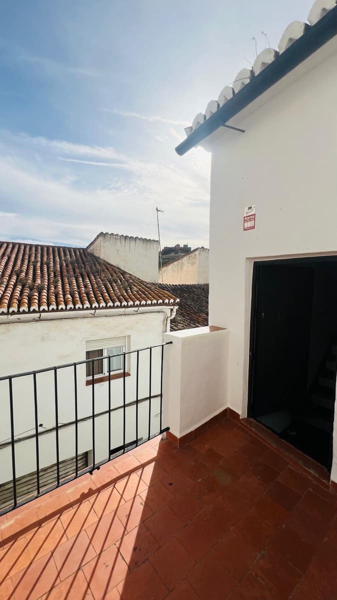 6 slaapkamer Villa te koop in Alora met garage - € 250.000 (Ref: 10182102)