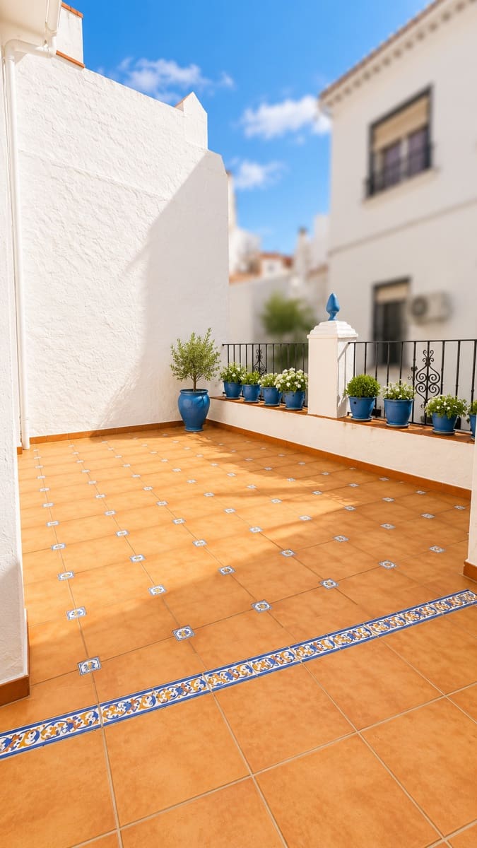 6 slaapkamer Villa te koop in Alora met garage - € 250.000 (Ref: 10182102)