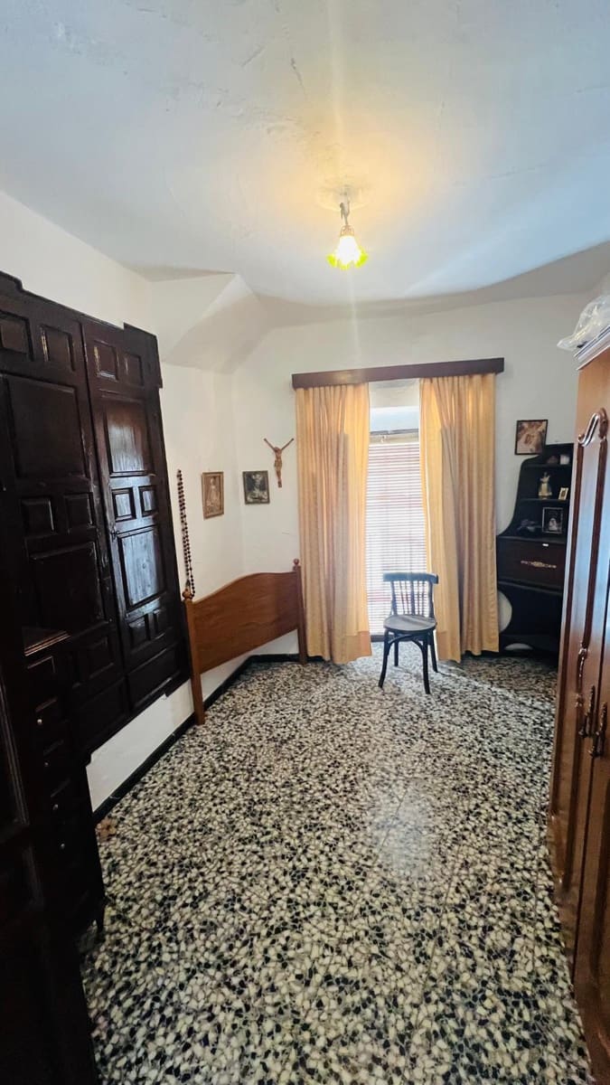 6 slaapkamer Villa te koop in Alora met garage - € 250.000 (Ref: 10182102)