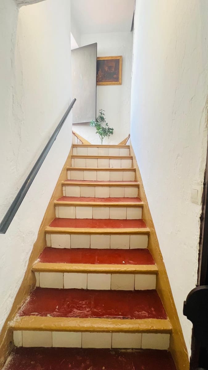 6 slaapkamer Villa te koop in Alora met garage - € 250.000 (Ref: 10182102)
