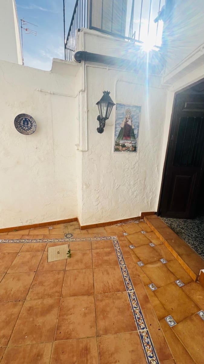 6 slaapkamer Villa te koop in Alora met garage - € 250.000 (Ref: 10182102)