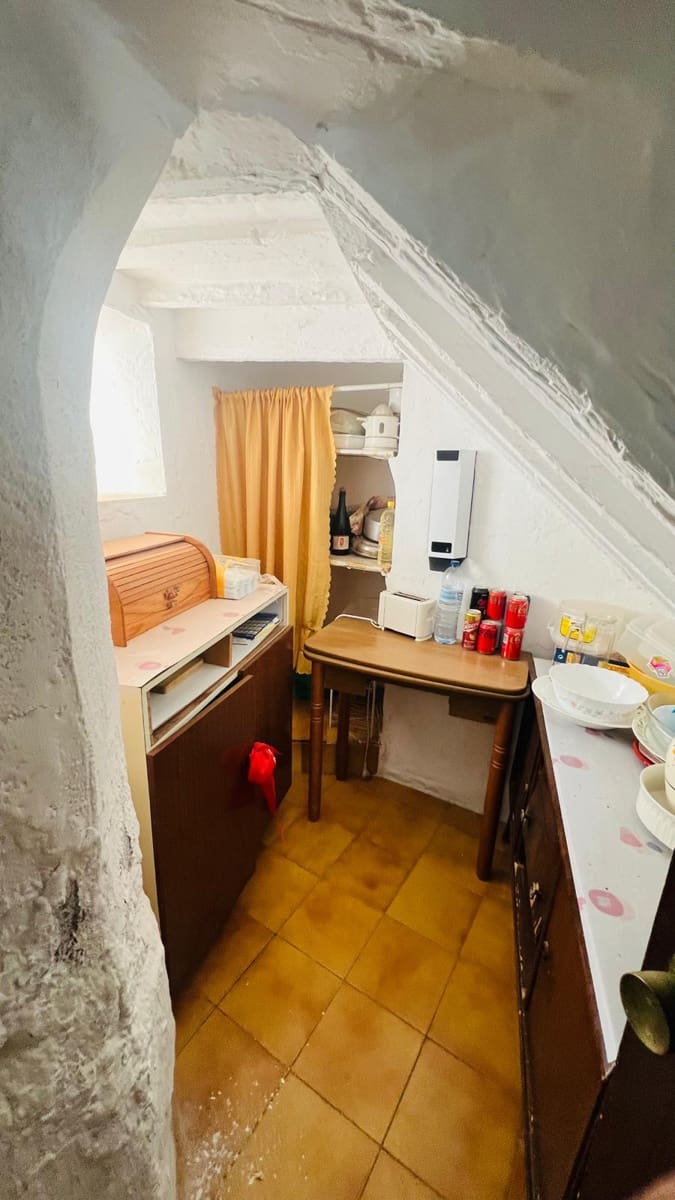 6 slaapkamer Villa te koop in Alora met garage - € 250.000 (Ref: 10182102)
